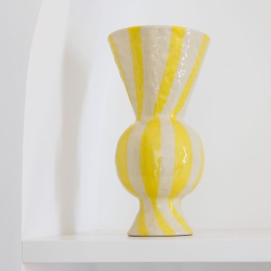 Vase rhombic yellow