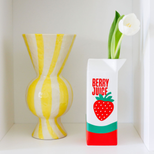 Vase Berry Juice